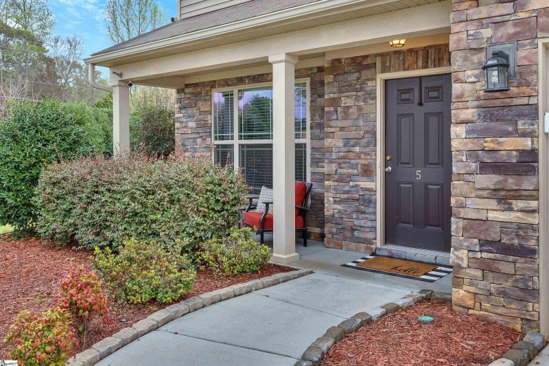 Property image 4 at 5 McFadden Drive, Simpsonville, SC 29680-8111