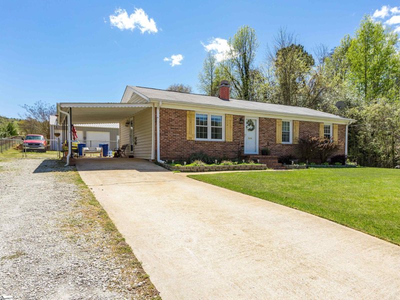 Property image 2 at 254 Clearview Circle, Travelers Rest, SC 29690