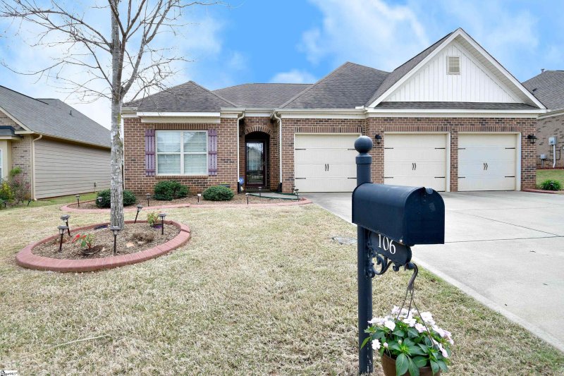 Property image 2 at 106 Moonlit Drive, Greenville, SC 29605