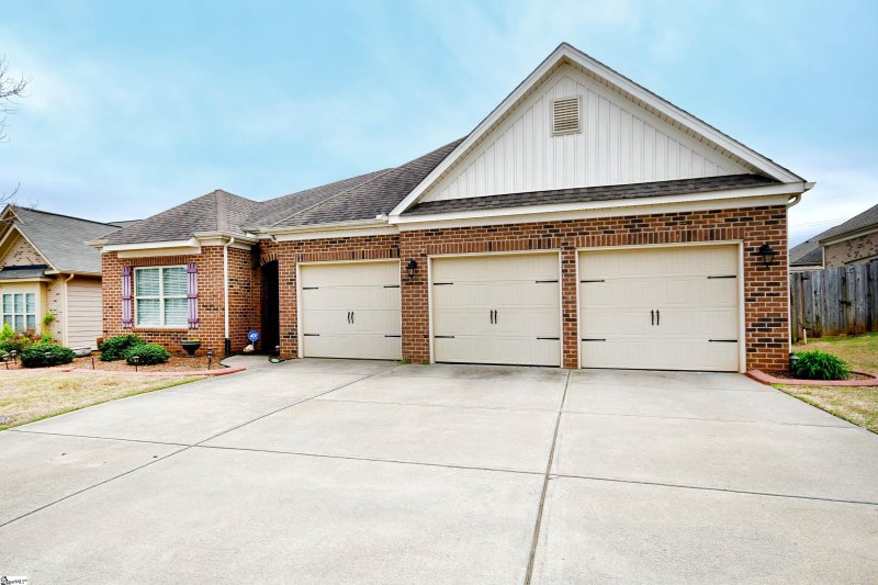 Property image 3 at 106 Moonlit Drive, Greenville, SC 29605