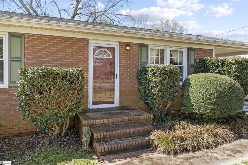 Property image 2 at 11 Clearview Circle, Travelers Rest, SC 29690-9536