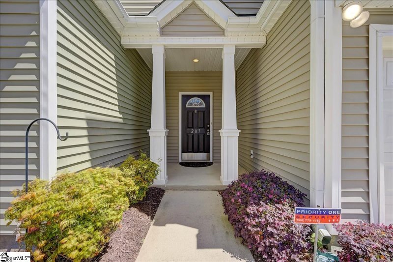 Property image 3 at 207 Cedar Crossing Lane, Greenville, SC 29650