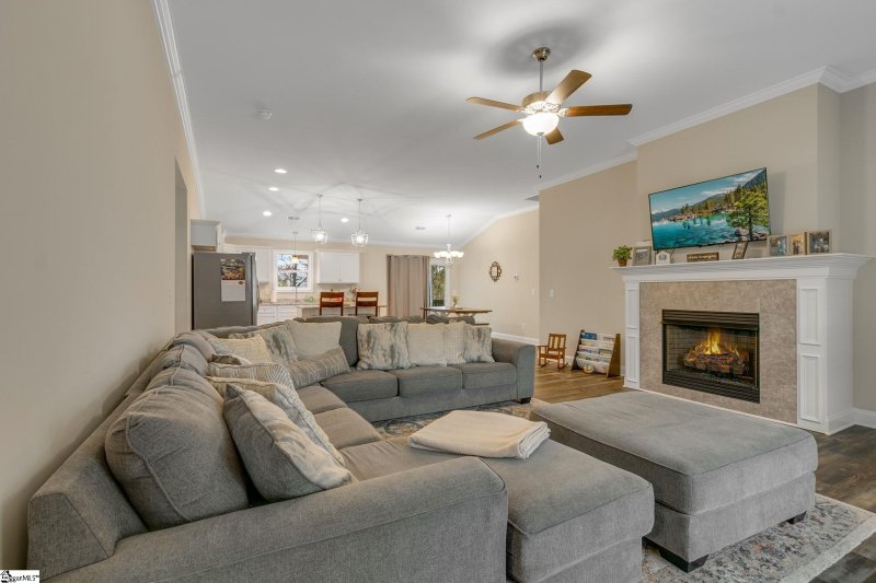 Property image 4 at 228 Hallmark Circle, Easley, SC 29642