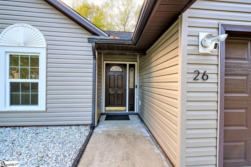 Property image 2 at 26 Boxelder Lane, Simpsonville, SC 29680