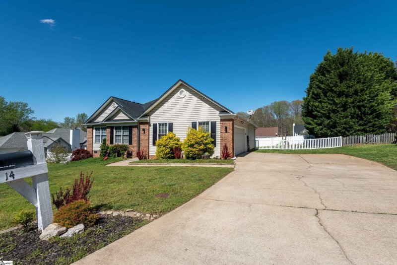 Property image 3 at 14 Arbordale Lane, Simpsonville, SC 29680