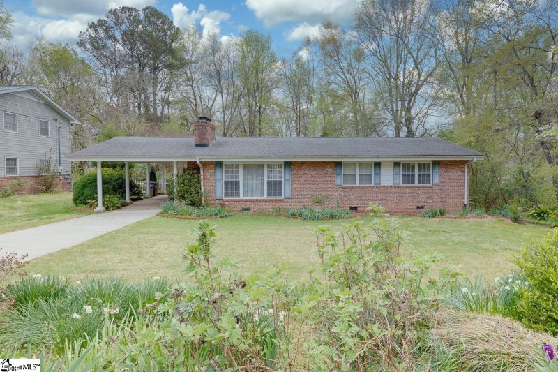 2 Forestdale Drive