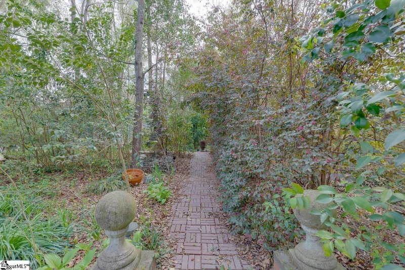 Property image 5 at 2 Forestdale Drive, Taylors, SC 29687