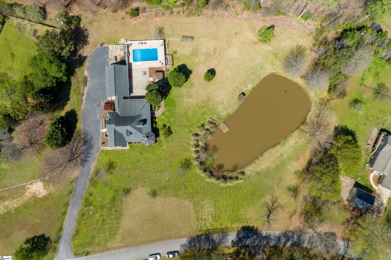 Property image 2 at 8 Nicklaus Drive, Greenville, SC 29605