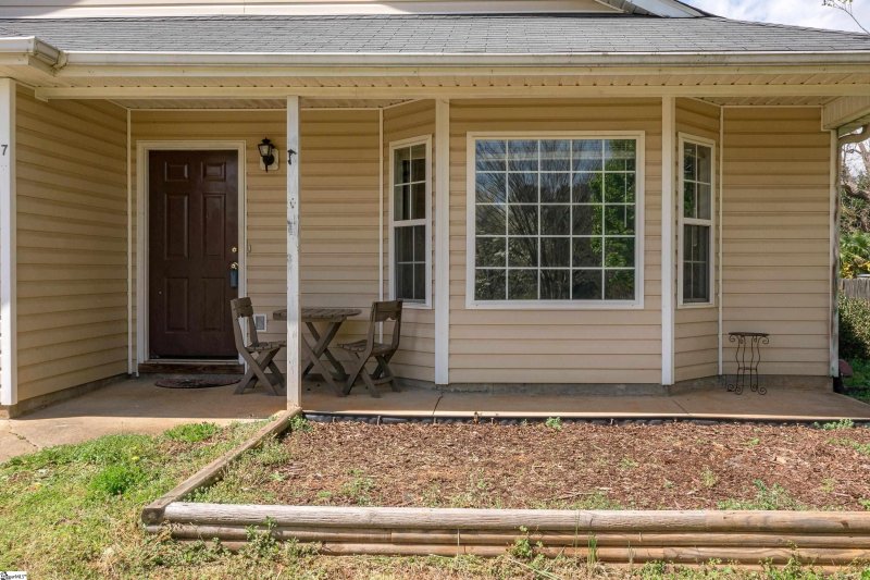 Property image 3 at 7 Viking Drive, Greer, SC 29651