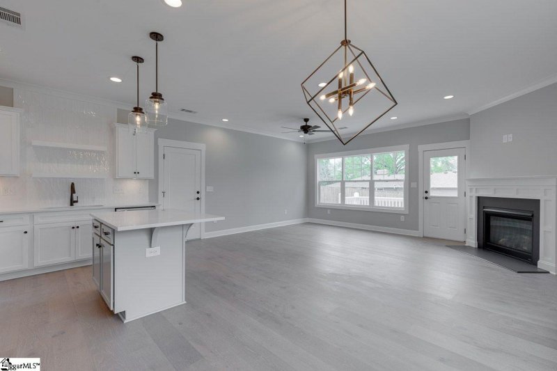 Property image 3 at 117 Lilia Hill Circle, Greenville, SC 29607