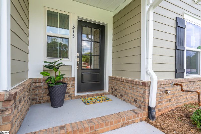 Property image 3 at 313 Pete Hollis Boulevard, Greenville, SC 29601