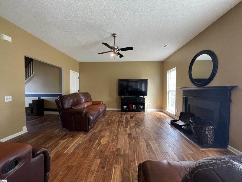 Property image 3 at 16 Glencove Court, Simpsonville, SC 29681