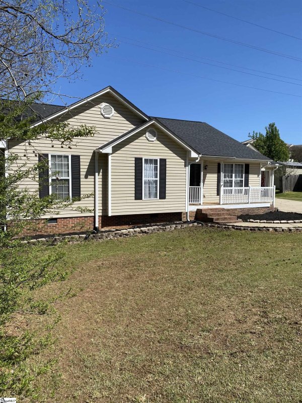 Property image 2 at 208 Foxfire Drive, Simpsonville, SC 29680