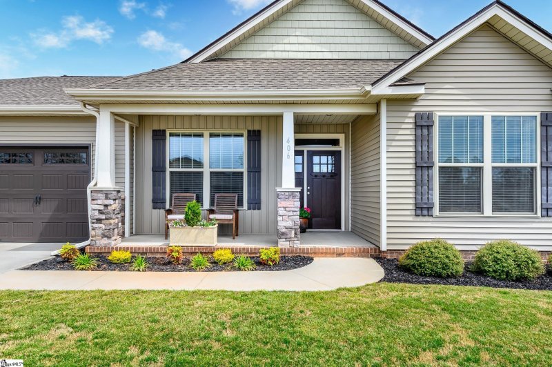 Property image 3 at 406 Bridlecrest Lane, Greer, SC 29651