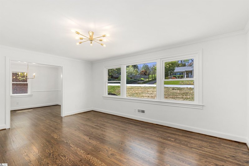 Property image 3 at 312 Dellwood Drive, Greenville, SC 29609