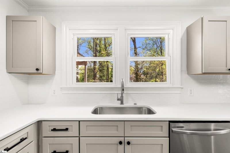 Property image 5 at 312 Dellwood Drive, Greenville, SC 29609