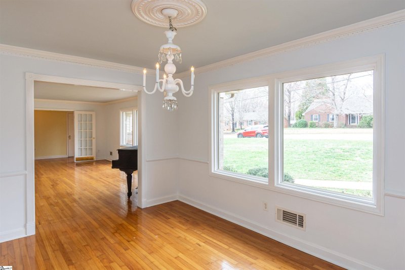 Property image 4 at 112 Lake Forest Drive, Greenville, SC 29609