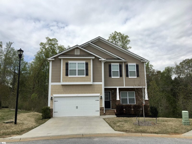 Property image 2 at 911 Liberty Walk Lane, Simpsonville, SC 29681