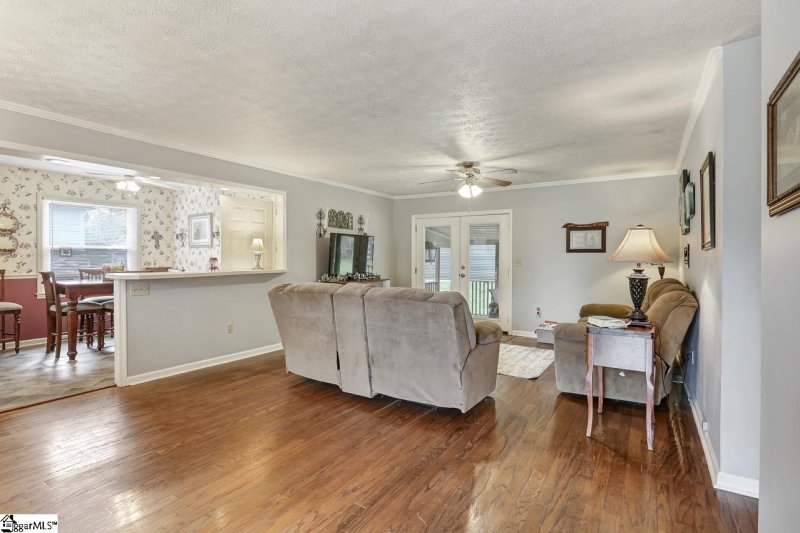 Property image 4 at 16 Berea Forest Circle, Greenville, SC 29611