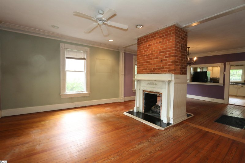 Property image 4 at 505 Hampton Avenue, Greenville, SC 29601-1440