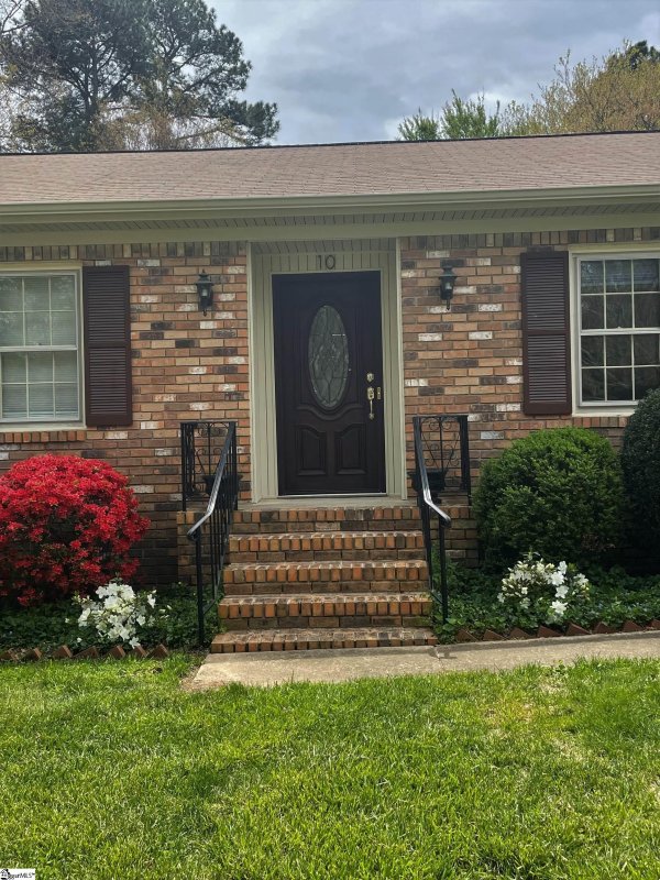 Property image 2 at 10 Holly Circle, Greenville, SC 29607