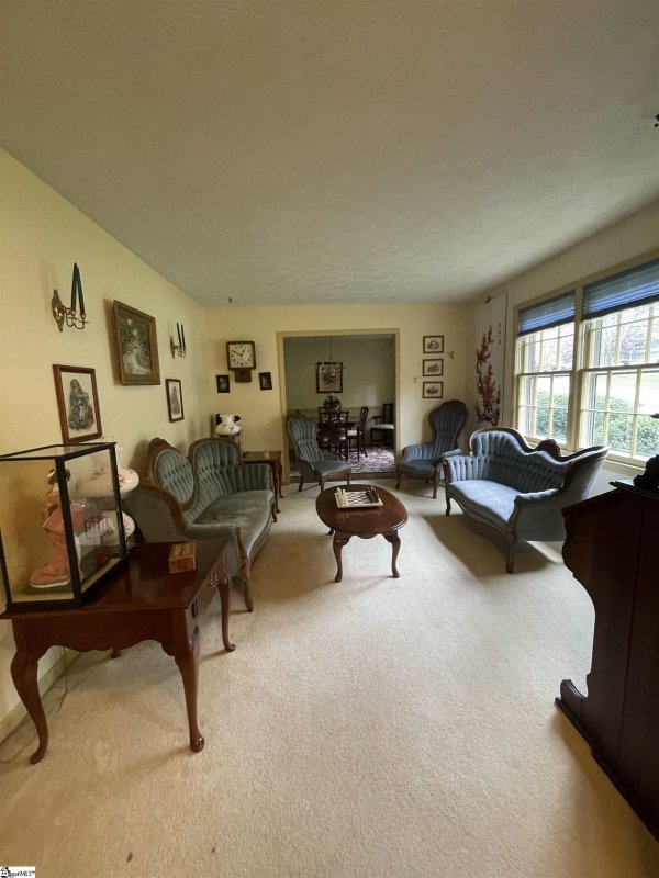 Property image 4 at 10 Holly Circle, Greenville, SC 29607