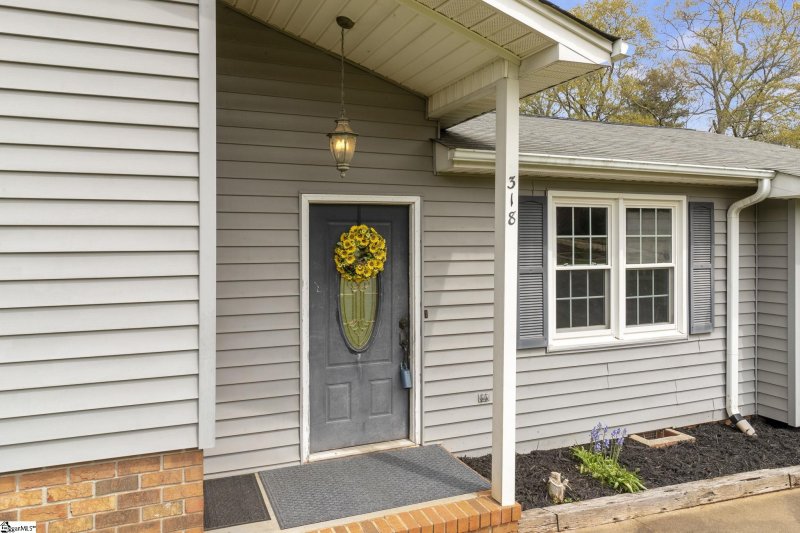 Property image 2 at 318 Country Glen Lane, Pelzer, SC 29669