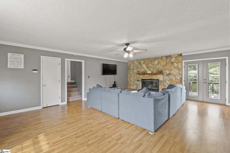 Property image 5 at 318 Country Glen Lane, Pelzer, SC 29669