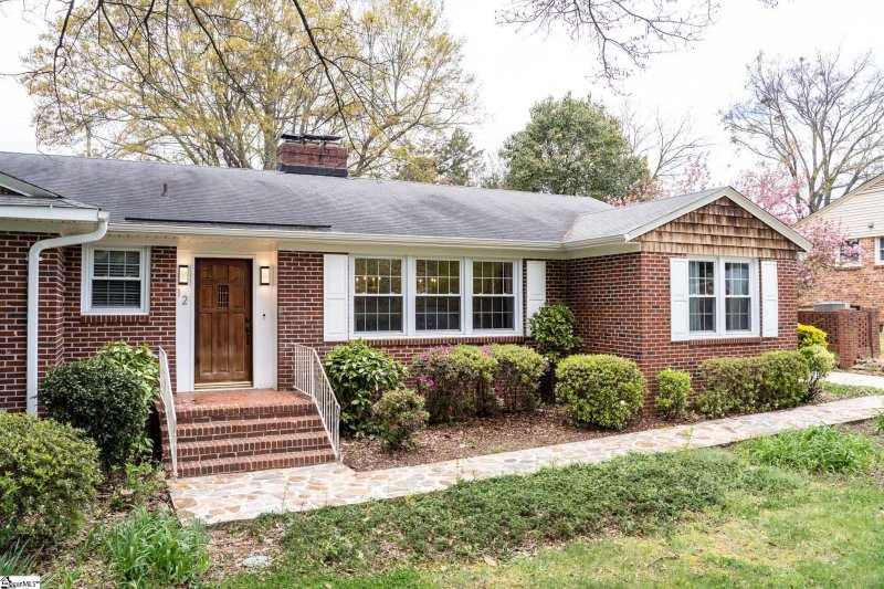 Property image 2 at 12 Ivy Trail, Greenville, SC 29615