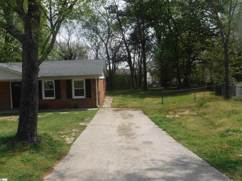 Property image 3 at 203 Osmond Drive, Taylors, SC 29687