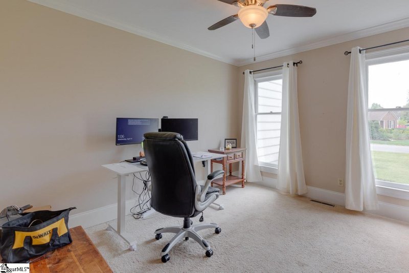 Property image 4 at 100 Burning Bush Lane, Greenville, SC 29607