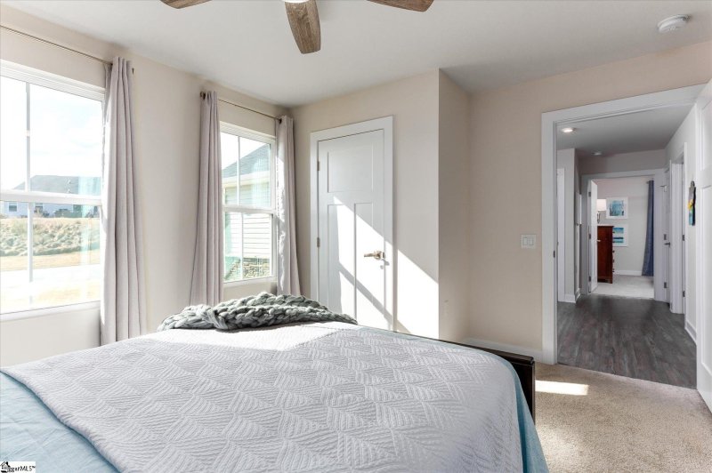 Property image 4 at 409 Edgehill Court, Greenville, SC 29617-1475