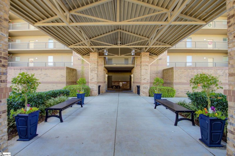 Property image 2 at 401 Watermarke Lane, Anderson, SC 29625