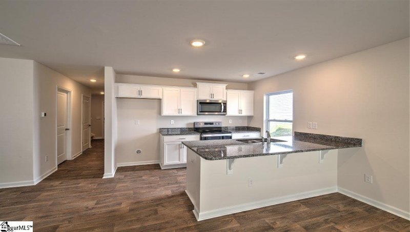 Property image 3 at 401 Oakmont Valley Trail, Seneca, SC 29678