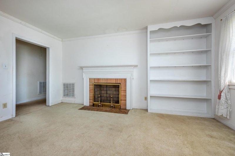 Property image 3 at 105 Hillside Drive, Greer, SC 29651