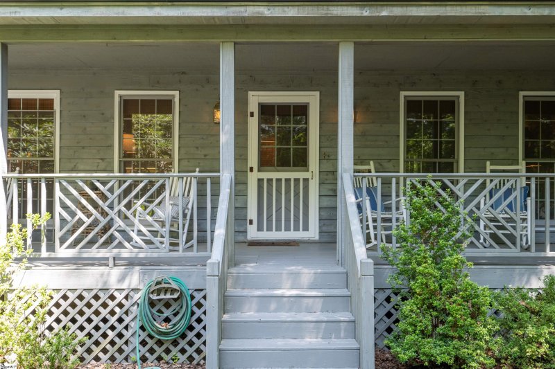 Property image 3 at 311 Cliff Ridge Drive, Cleveland, SC 29635