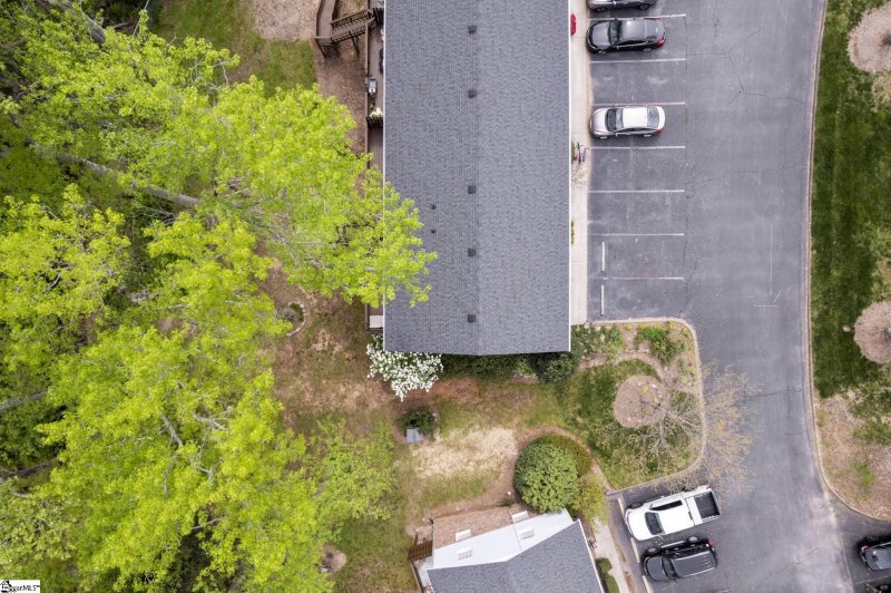 Property image 2 at 815 Edwards Road, Greenville, SC 29615