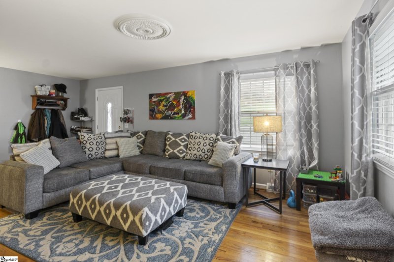 Property image 4 at 815 Edwards Road, Greenville, SC 29615