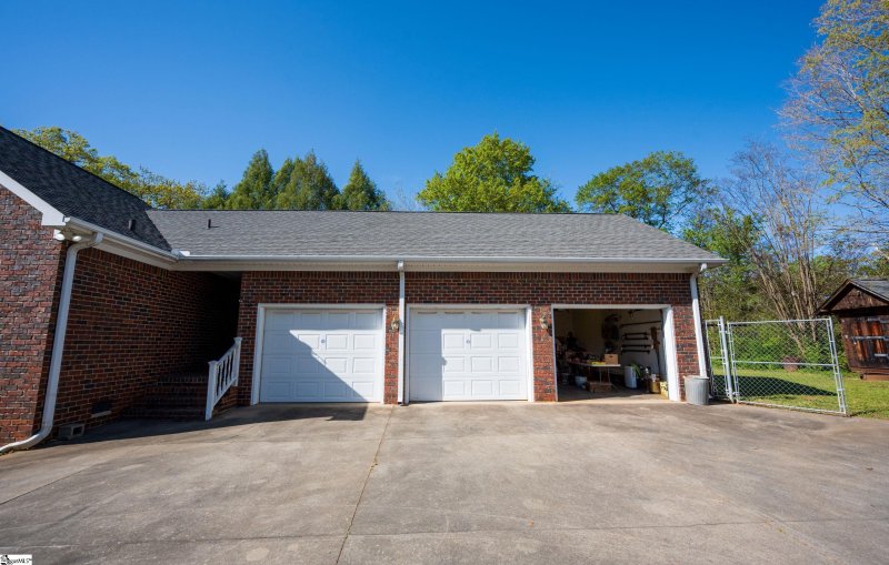 Property image 3 at 4804 Old Buncombe Road, Greenville, SC 29617