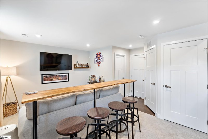 Property image 2 at 33 Itasca Drive, Greenville, SC 29609