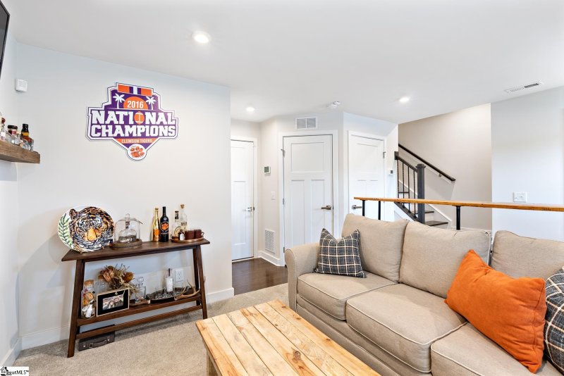 Property image 4 at 33 Itasca Drive, Greenville, SC 29609