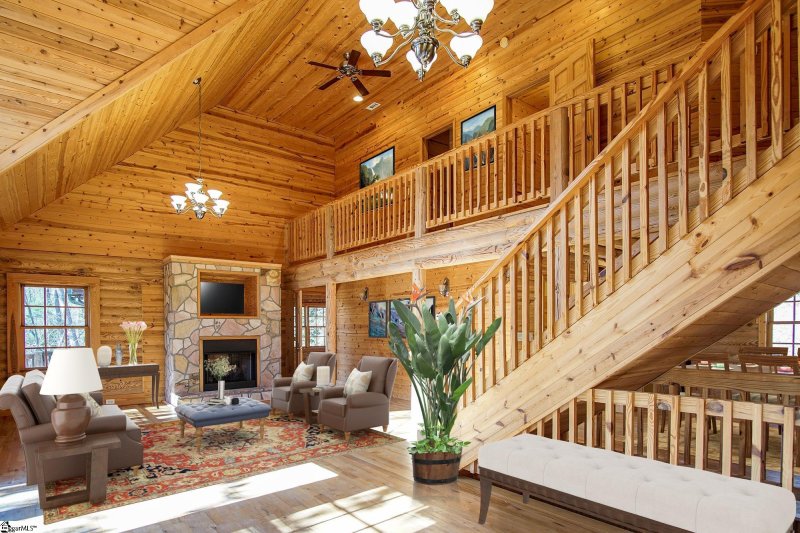 Property image 4 at 417 Whispering Falls Drive, Pickens, SC 29671