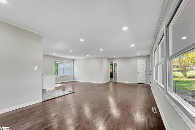 Property image 5 at 239 W Dorchester Boulevard, Greenville, SC 29605