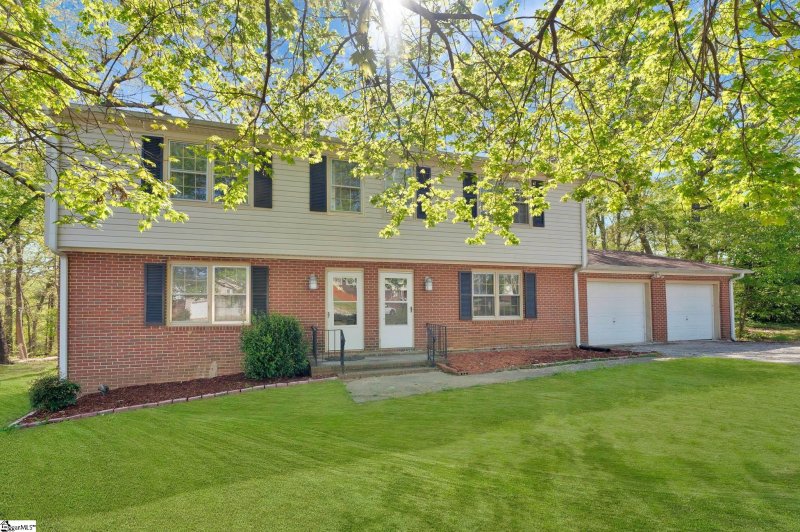 Property image 2 at 356 & 358 Devonwood Court, Taylors, SC 29687