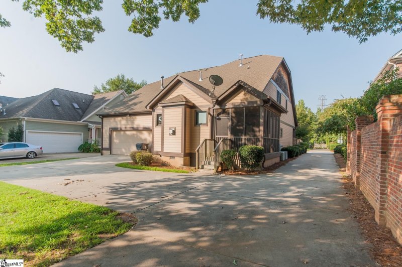 Property image 2 at 310 Newfort Place, Greenville, SC 29607