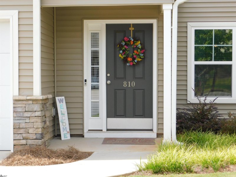 Property image 2 at 810 Stonebriar Street, Simpsonville, SC 29681