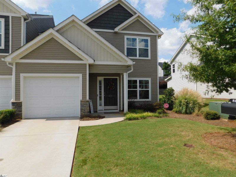 Property image 3 at 810 Stonebriar Street, Simpsonville, SC 29681