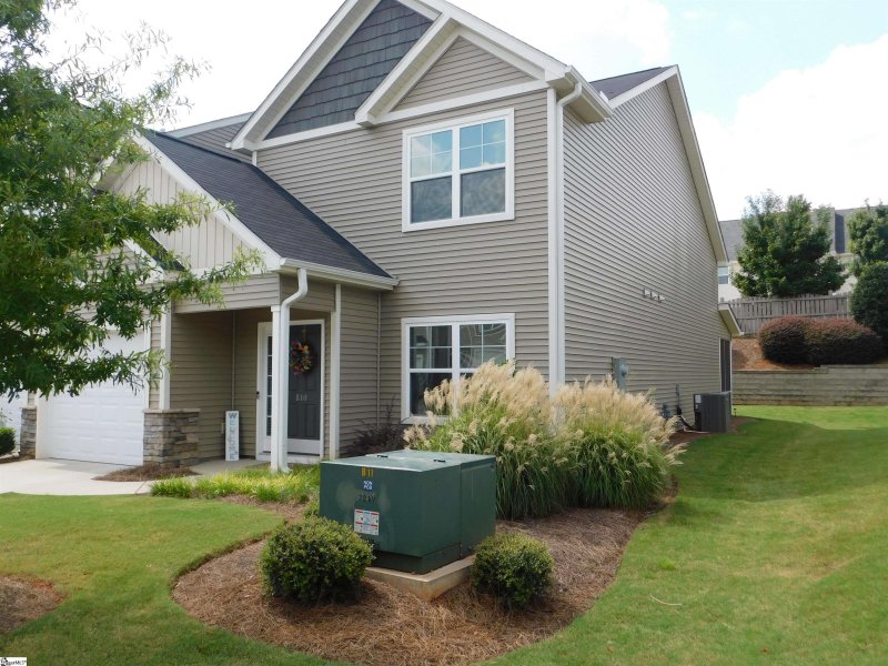 Property image 5 at 810 Stonebriar Street, Simpsonville, SC 29681