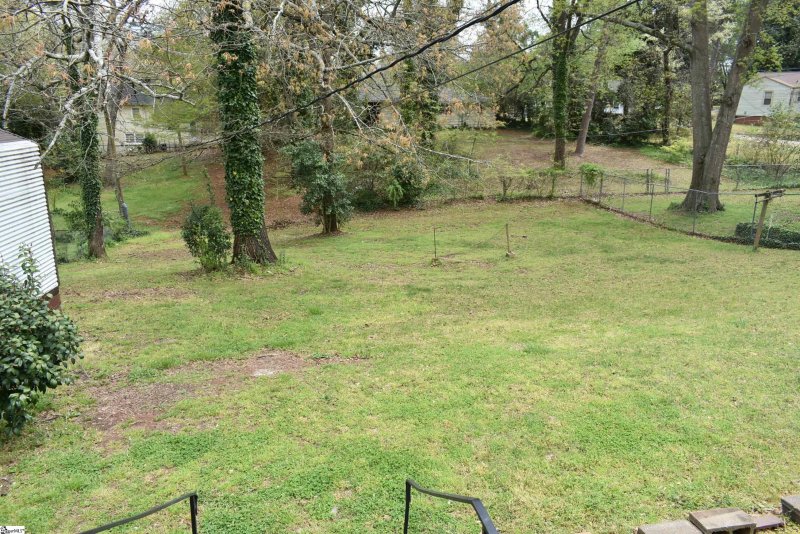 Property image 4 at 309 Crestfield Road, Greenville, SC 29605