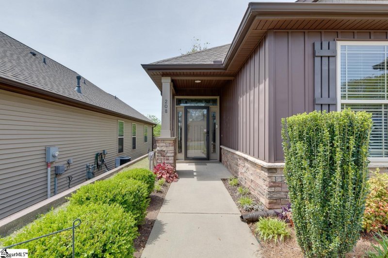 Property image 4 at 208 Catskill Drive, Taylors, SC 29687